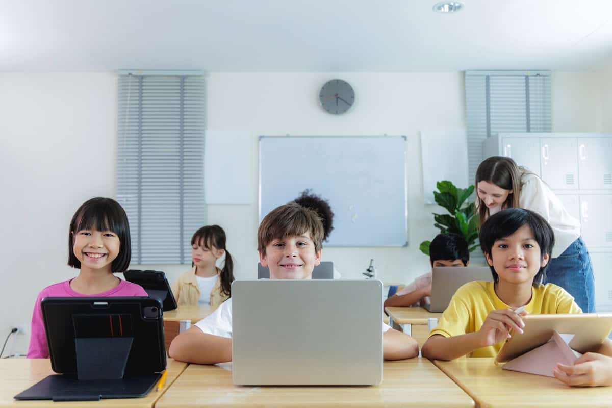 教育DXとは？メリット・目的、事例と課題を解説